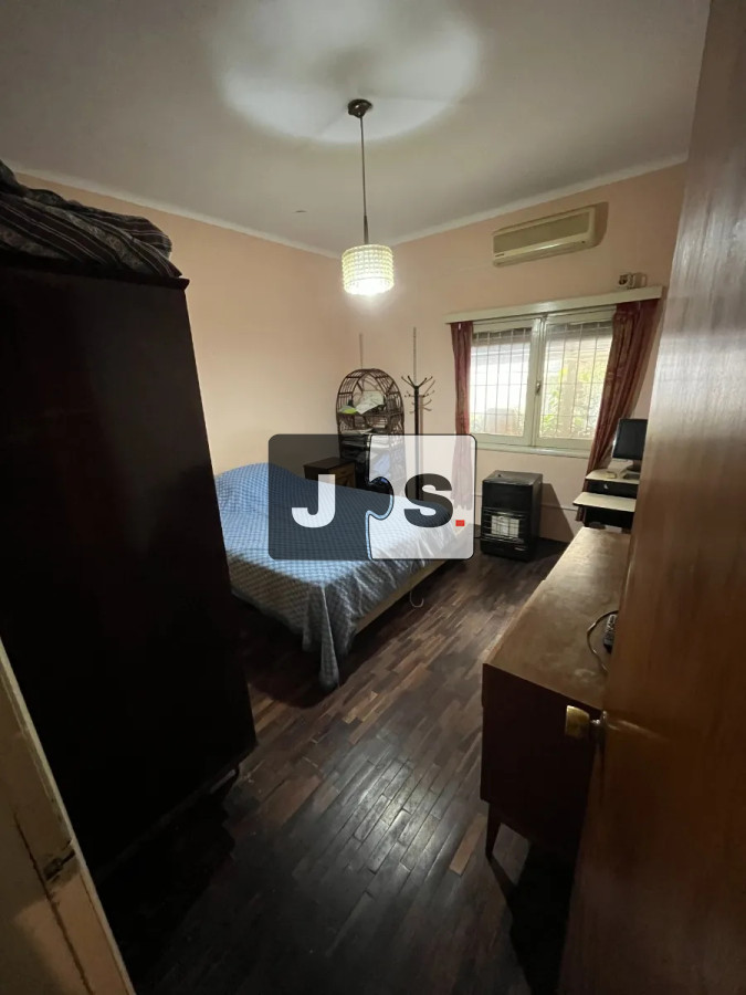 Casa ID.3643 - Vendo padrón con dos casas en Malvín con amplia cochera y patio