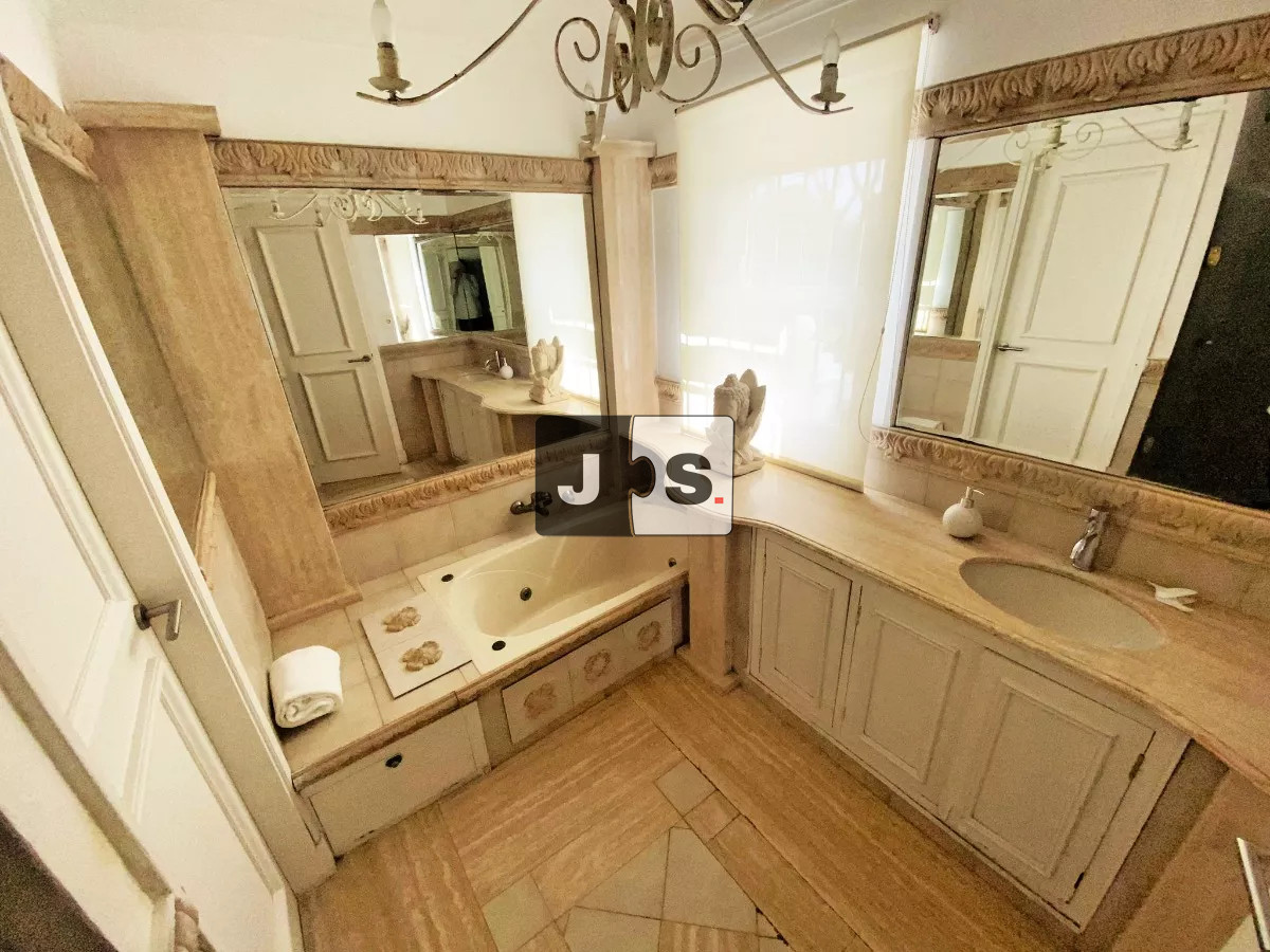 Casa ID.3117 - Vendo casa 4 dormitorios 5 baños Carrasco Sur