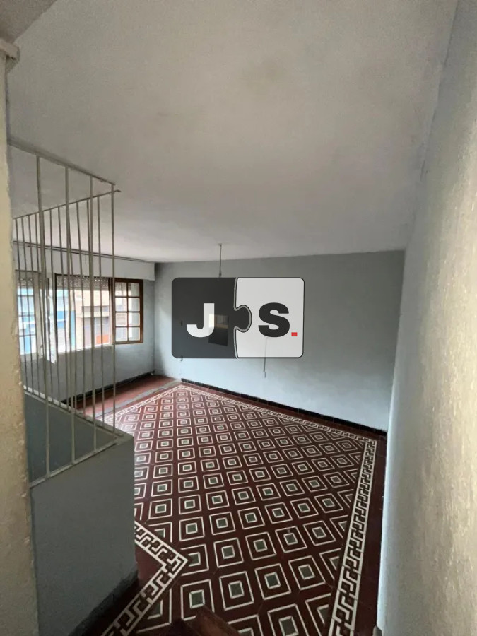 Casa ID.4397 - Vendo casa de 5 dormitorios con amplio galpón en Tres Cruces