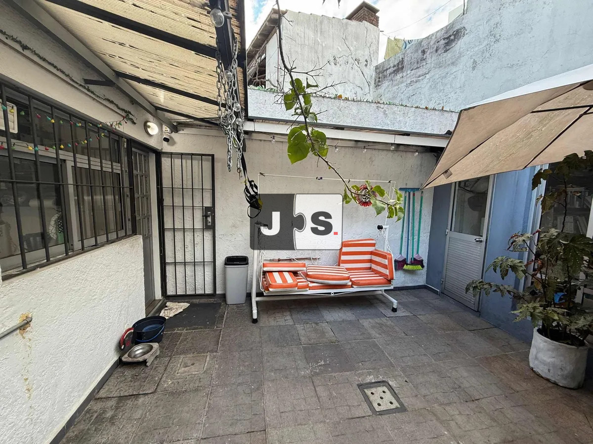 Casa ID.4239 - Vendo casa de 2 dormitorios en La Blanqueada con garaje 