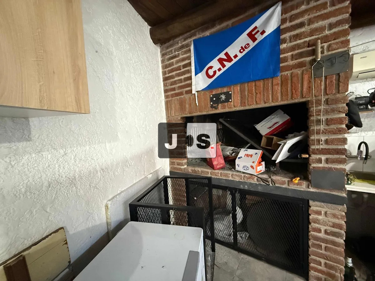 Casa ID.4239 - Vendo casa de 2 dormitorios en La Blanqueada con garaje 