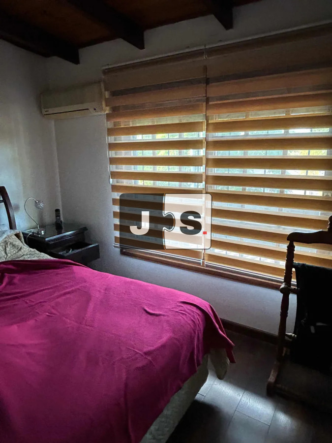 Casa ID.3650 - Vendo casa de 3 dormitorios en Pérez Castellano con garage y barbacoa