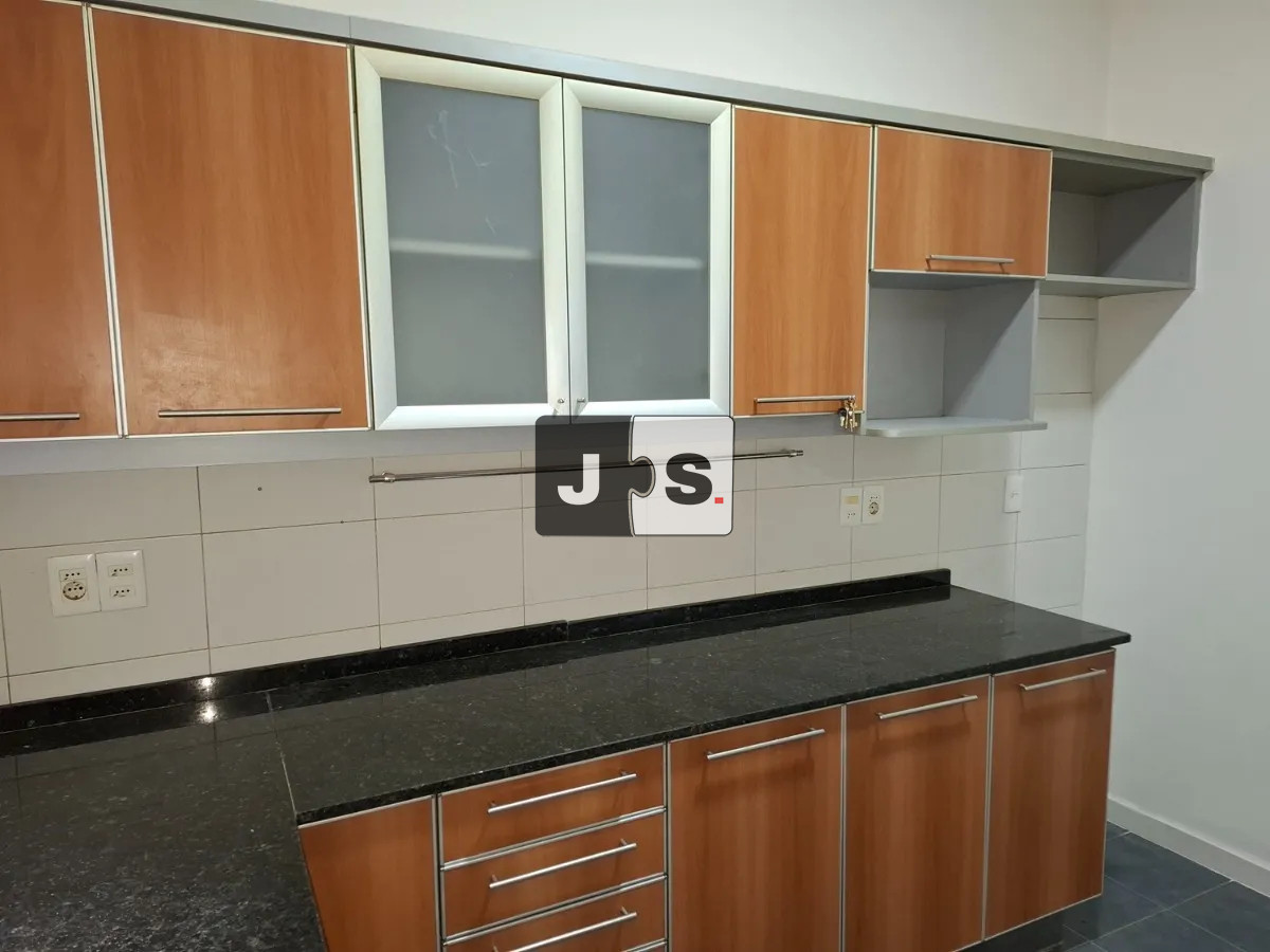 Casa ID.4444 - Venta casa 3 dormitorios y 2 baños, Gran Garaje. Barrio Cordón