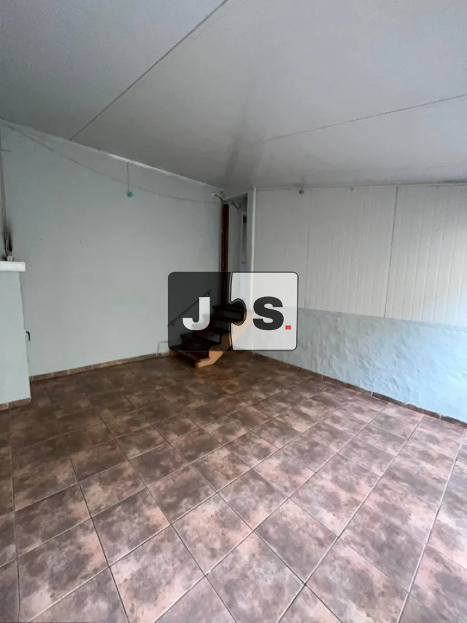 Casa ID.4397 - Vendo casa de 5 dormitorios con amplio galpón en Tres Cruces
