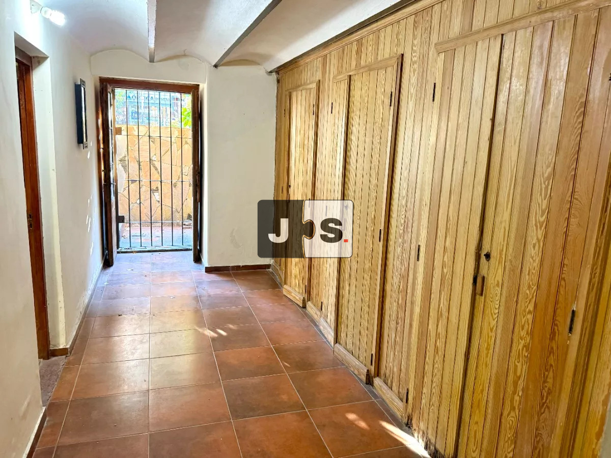 Casa ID.2787 - Vendo casa de 5 dormitorios en zona de Bella Vista 