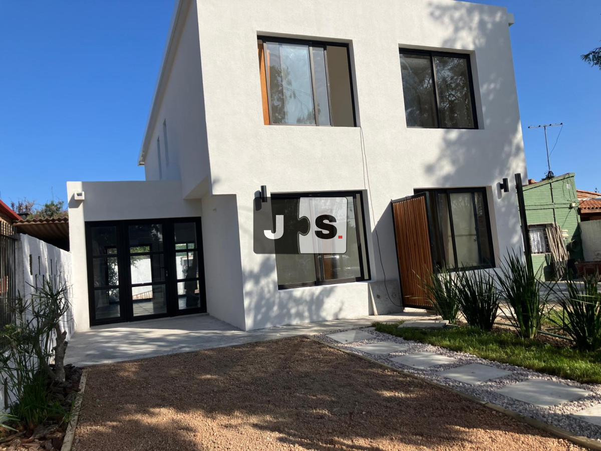Casa ID.2067 - Venta casa 3 dormitorios Shangrila sur 