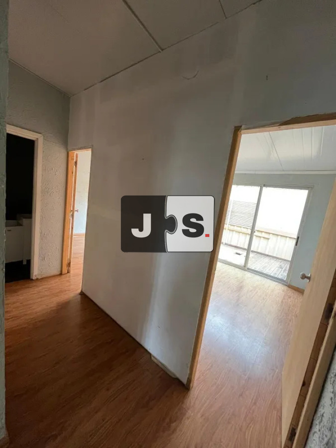Casa ID.4397 - Vendo casa de 5 dormitorios con amplio galpón en Tres Cruces