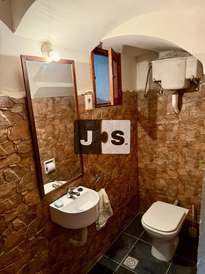 Casa ID.2787 - Vendo casa de 5 dormitorios en zona de Bella Vista 