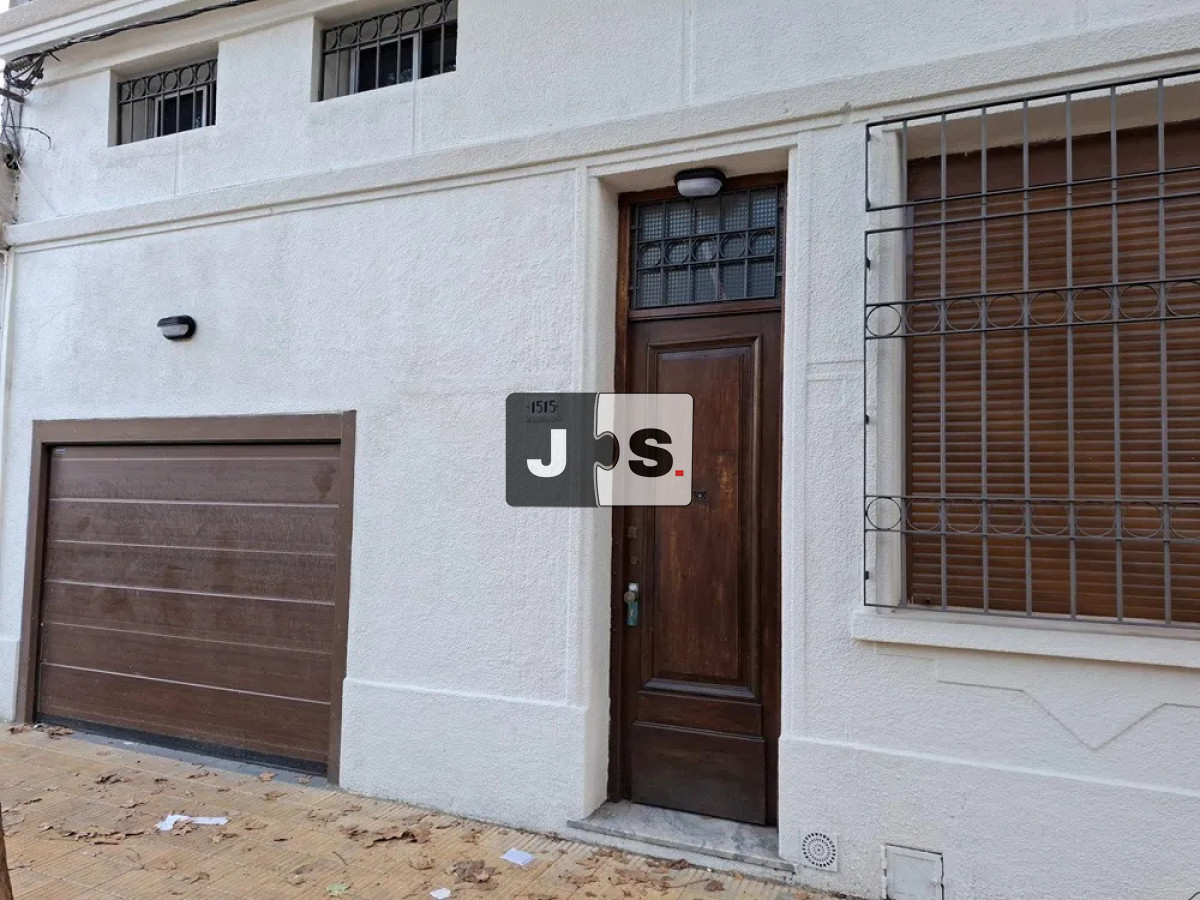Casa ID.4444 - Venta casa 3 dormitorios y 2 baños, Gran Garaje. Barrio Cordón
