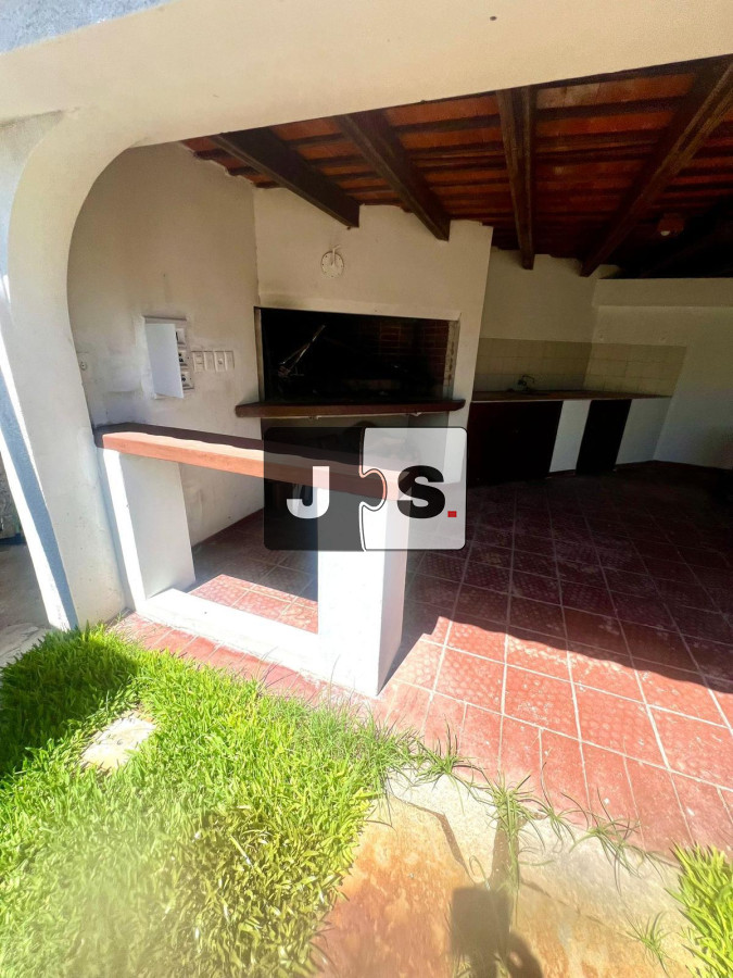 Casa ID.3789 - Venta casa 4 dormitorios Carrasco Montevideo