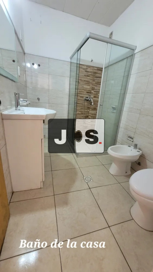 Casa ID.3803 - Alquiler Casa 3 Dormitorios, 2 baños, parrillero, Garage, Cerro