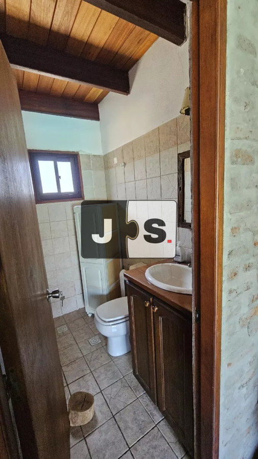 Casa ID.3031 - Venta Casa 2 plantas, 6 Dormitorios, 5 Baños, 5 Cocheras, Piscina, espacio verde, Barbacoa, Malvín Sur  