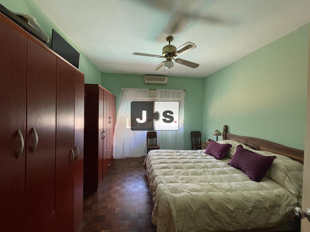Casa ID.3236 - Venta Casa 3 Dormitorios, 2 baños, Piscina y Barbacoa, Garaje, La Blanqueada 