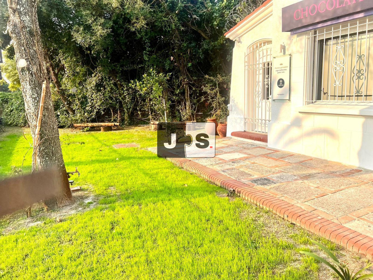 Casa ID.3789 - Venta casa 4 dormitorios Carrasco Montevideo