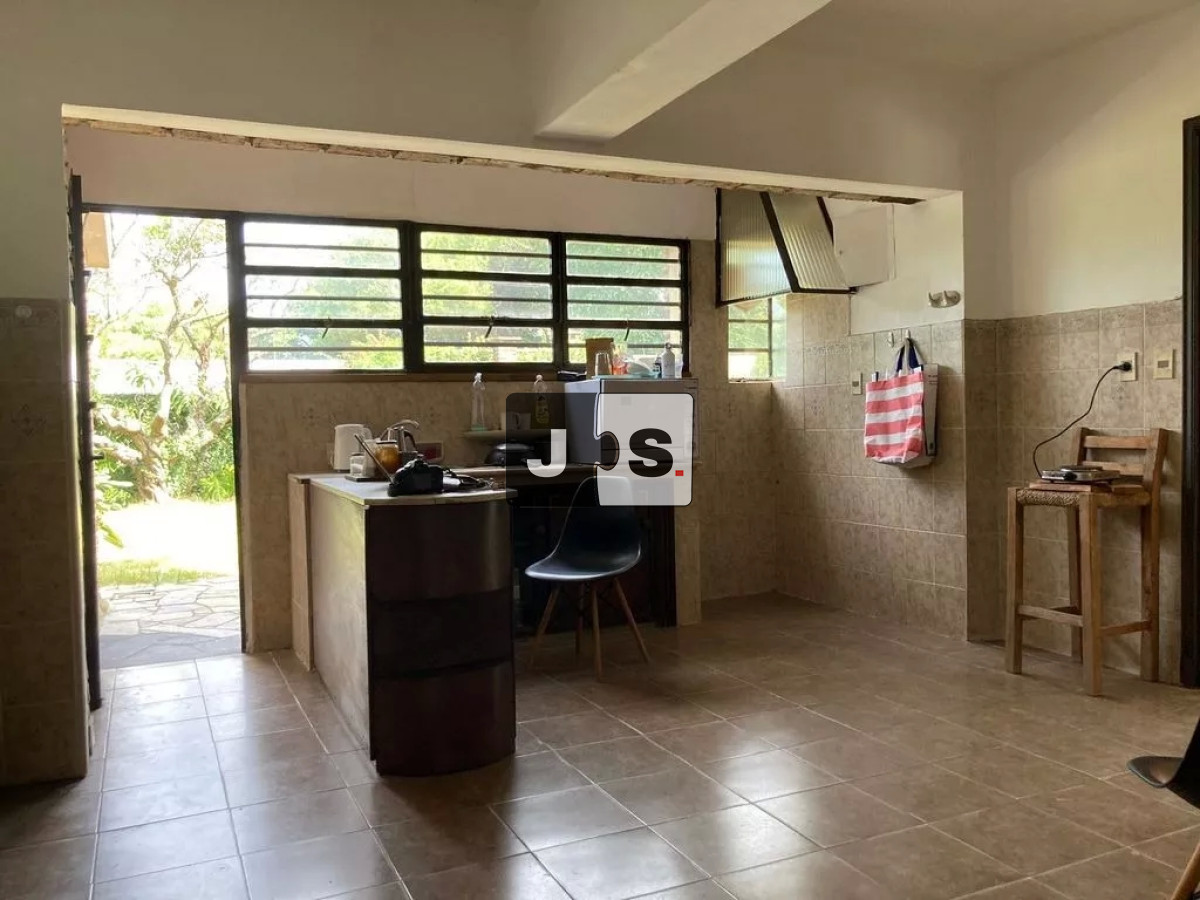 Casa ID.84 - Alquiler Casa 5 dormitorios Carrasco Sur