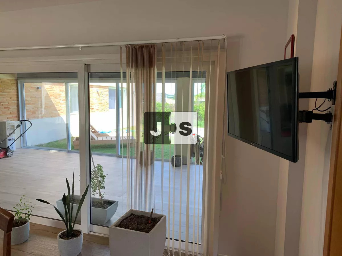Casa ID.2319 - Venta casa Colinas de Carrasco 3 dormitorios Piscina Barbacoa