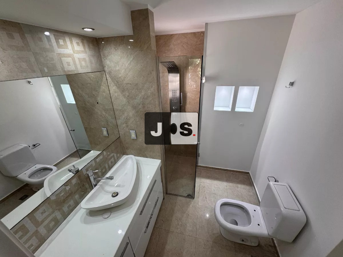 Casa ID.3313 - Alquilo casa 3 dormitorios en Pocitos Nuevo con cochera