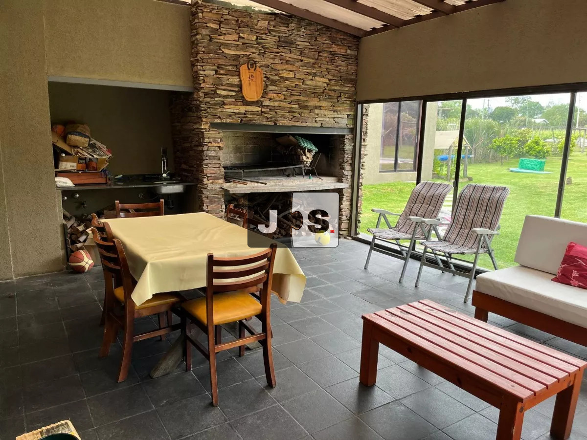 Casa ID.2113 - Venta casa 4 dormitorios Viñedos de La Tahona