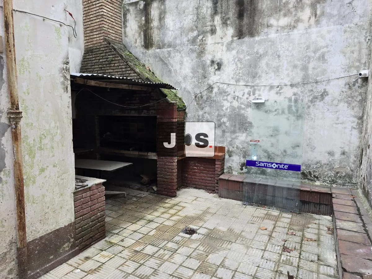 Casa ID.3648 - Alquiler Casa 3Dormitorios, 2 baños, Parrillero, Barrio Sur 