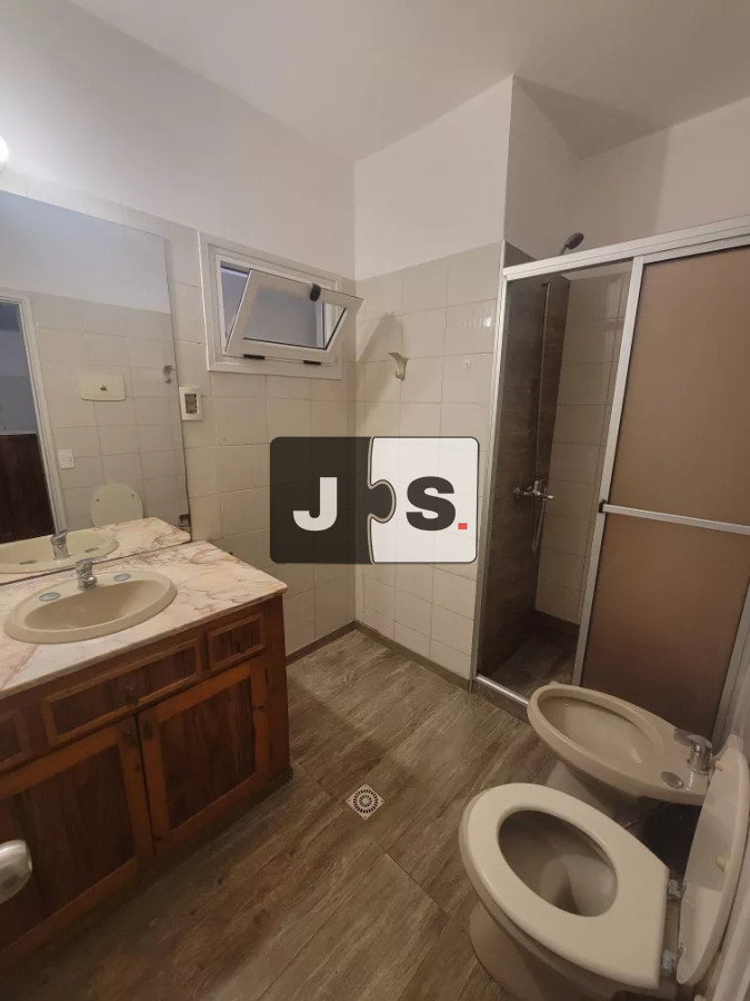 Casa ID.2940 - Alquiler Casa PH 3 Dormitorios, 2 Baños, con parrillero, azotea y vista al Mar, Punta Gorda