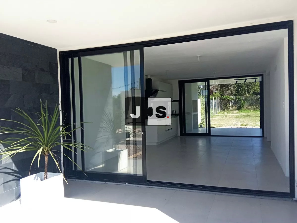 Casa ID.1277 - Casa a Estrenar Punta de Chileno 4 dormitorios 2 baños Punta de Chileno, Maldonado