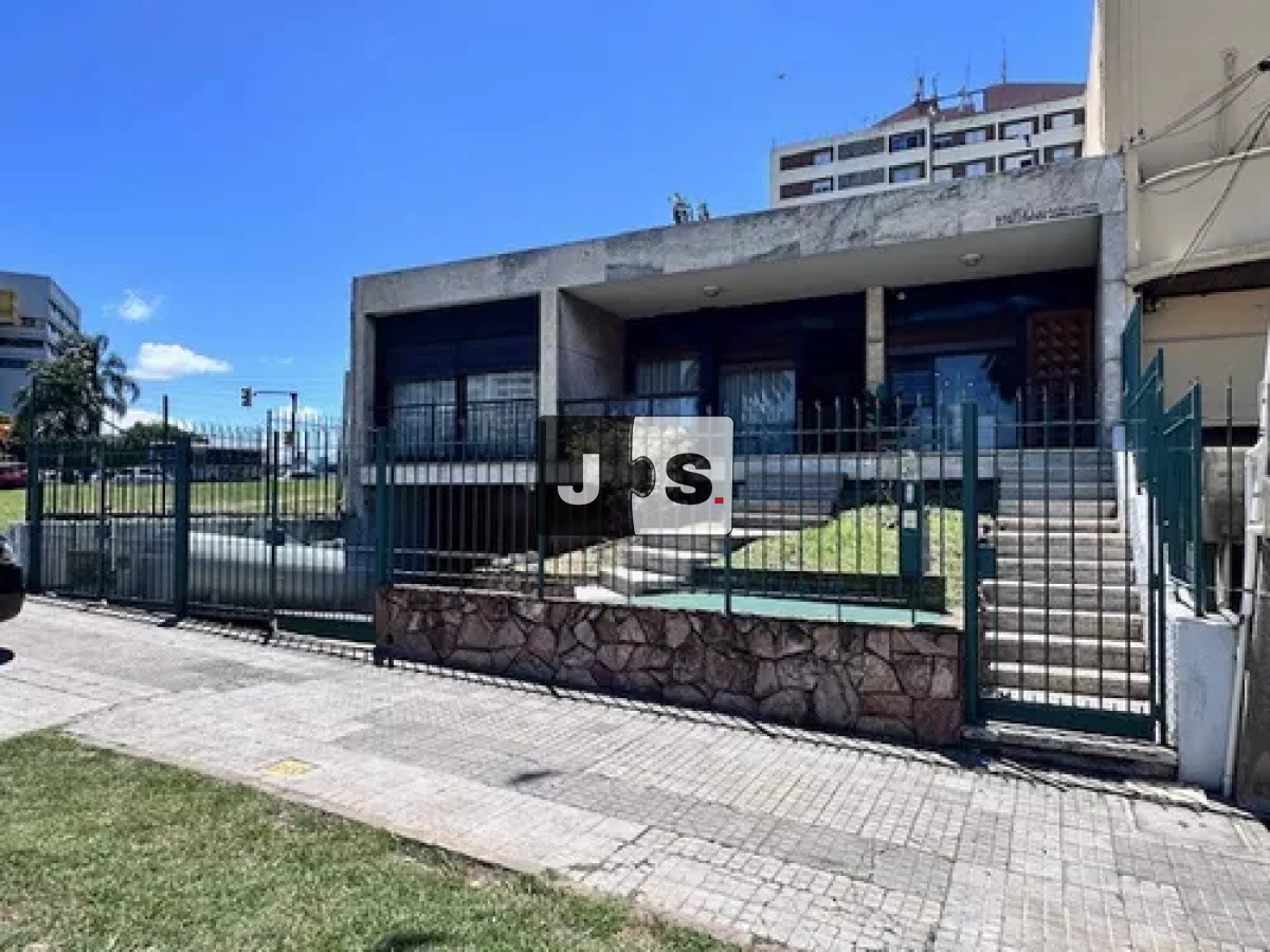 Casa ID.2283 - Casa en Venta con 4 habitaciones, La blanqueada