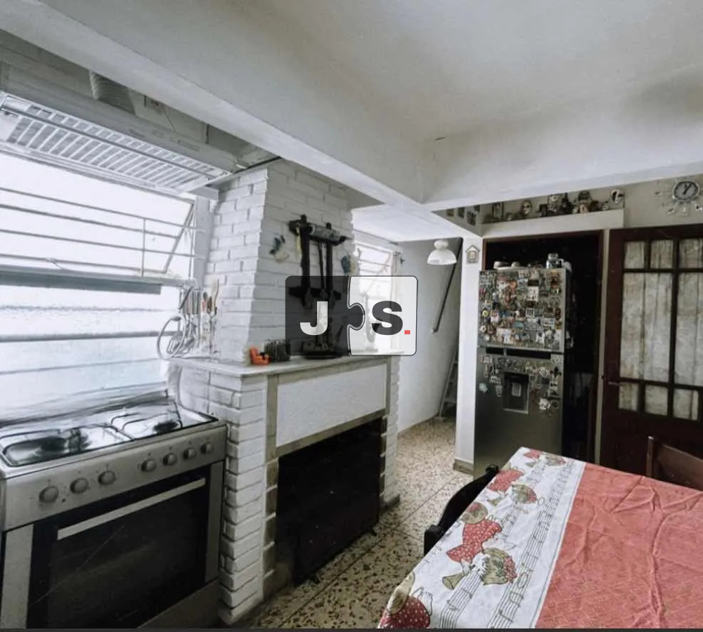 Casa ID.3999 - Alquilo casa PH de 3 dormitorios, La Comercial