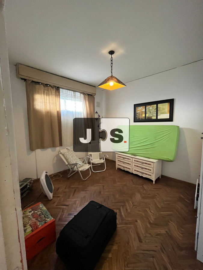 Casa ID.1410 - Alquiler Casa Grande Ideal Empresa, Negocio, Vivienda de  4 dormitorios 3 baños. Jardin, Parrillero sobre Avenida Agraciada
