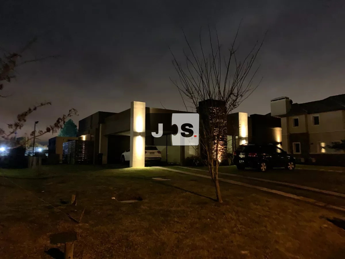 Casa ID.2113 - Venta casa 4 dormitorios Viñedos de La Tahona
