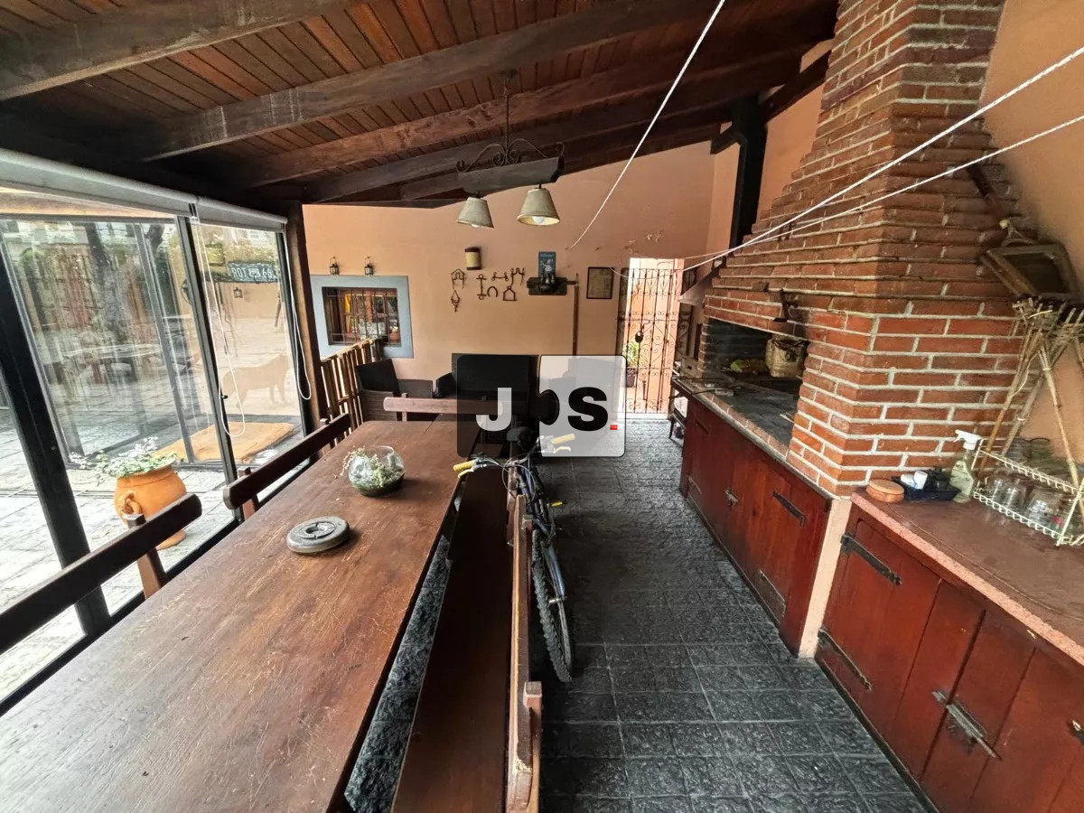 Casa ID.2556 - Venta casa 4 dormitorios 3 baños barbacoa piscina parque batlle