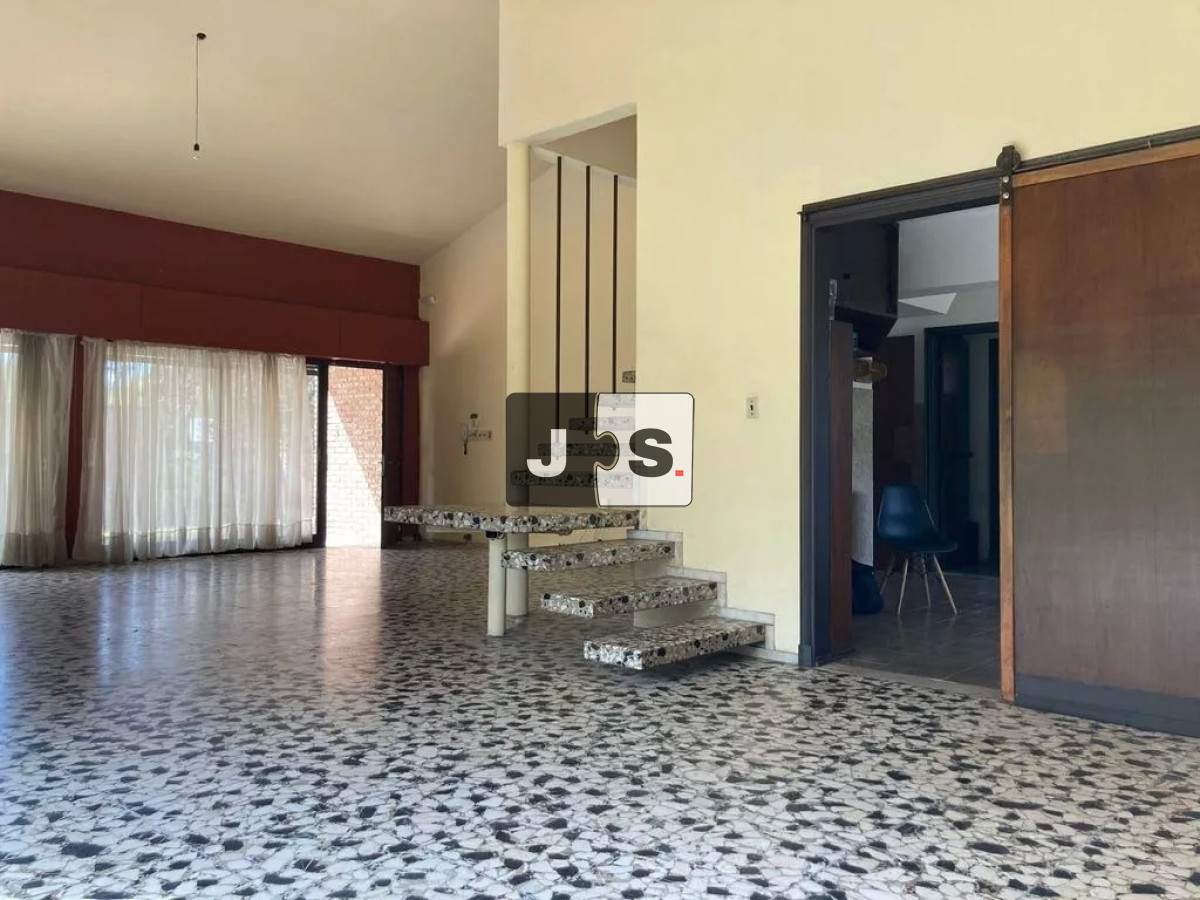 Casa ID.84 - Alquiler Casa 5 dormitorios Carrasco Sur