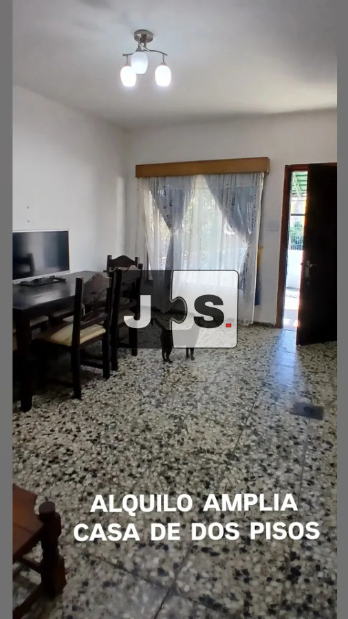 Casa ID.4017 - Alquiler Casa 2 Plantas, 3 Dormitorios, 2 Baños, Parrillero, Santiago Vázquez 