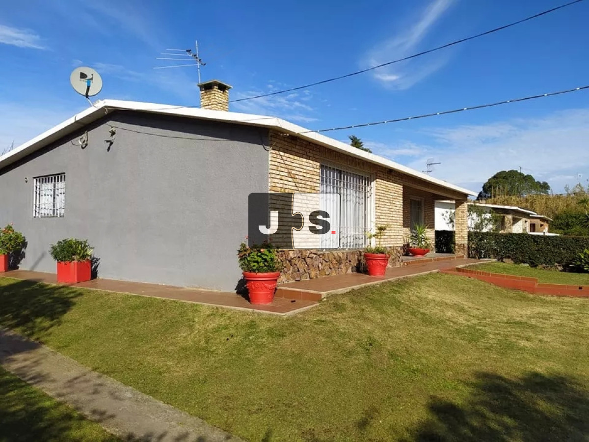 Casa ID.176 - Venta casa 3 dormitorios Piedras Blancas Ideal Inversion. Con renta.