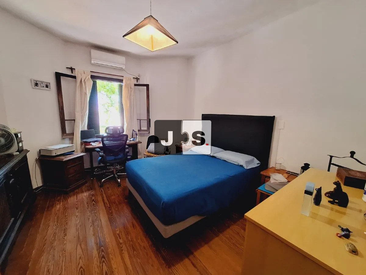Casa ID.3745 - Vendo casa de 3 dormitorios en Pocitos Nuevo con azotea y cochera