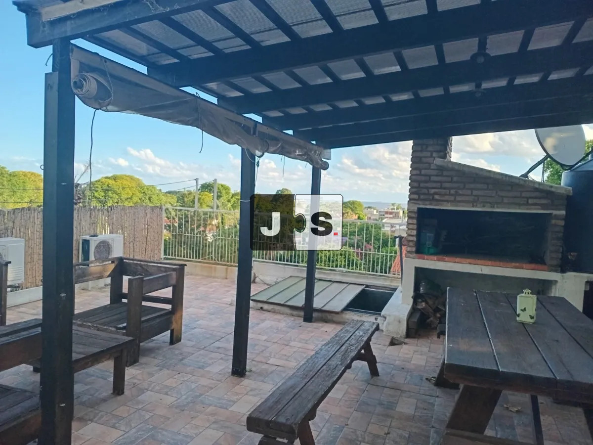 Casa ID.3627 - Venta Casa PH, 4 Dormitorios, 2 Baños, Garaje para 2 Autos, Punta Gorda