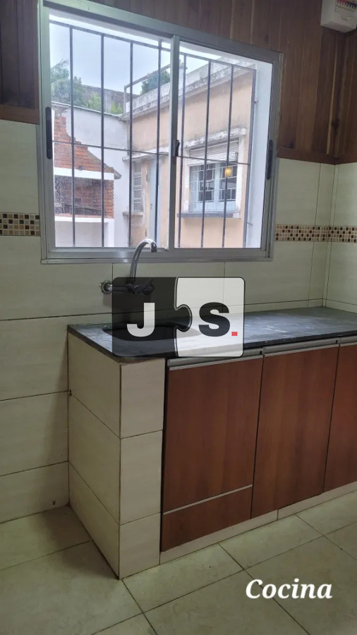 Casa ID.3803 - Alquiler Casa 3 Dormitorios, 2 baños, parrillero, Garage, Cerro