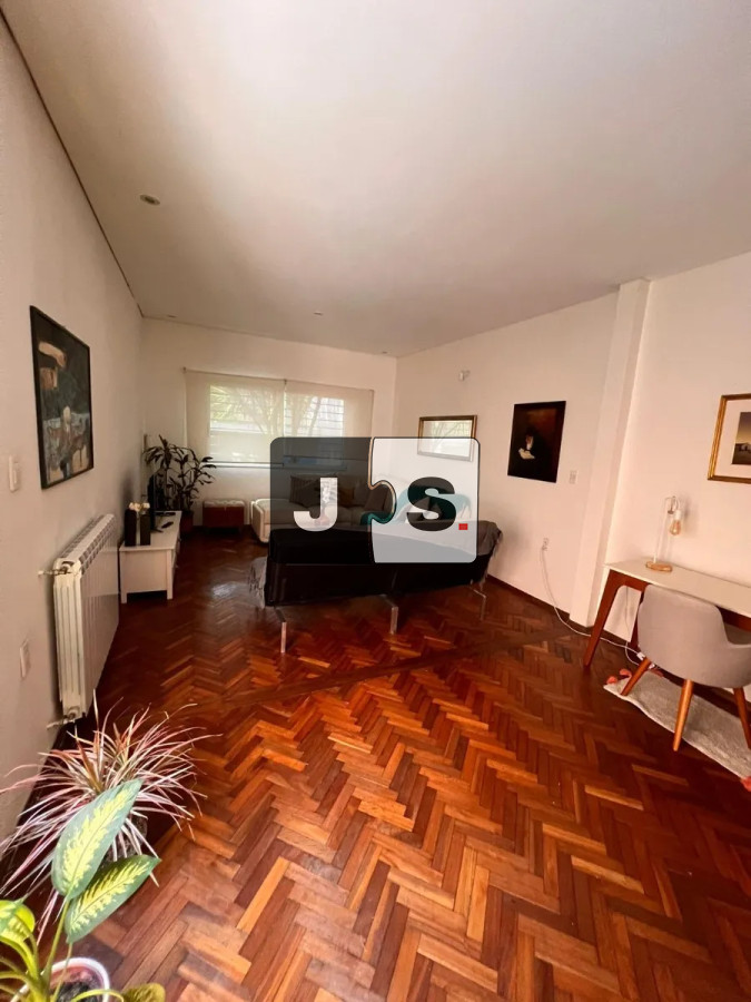 Casa ID.4258 - Vendo casa en Pocitos de 2 plantas, con piscina climatizada. 