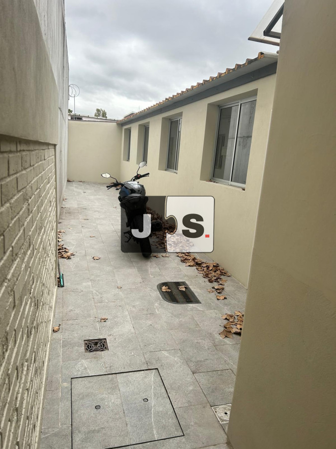 Casa ID.1732 - Alquilo casona de 9 dormitorios en Av 8 de Octubre 