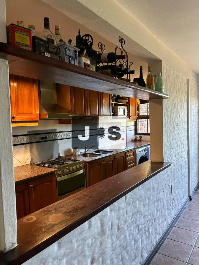 Casa ID.2890 - Alquilo casa de 4 dormitorios en la zona de Parque Miramar 