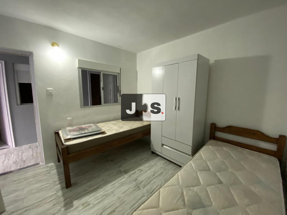 Casa ID.1733 - Alquilo casona de 8 dormitorios en av 8 de octubre 