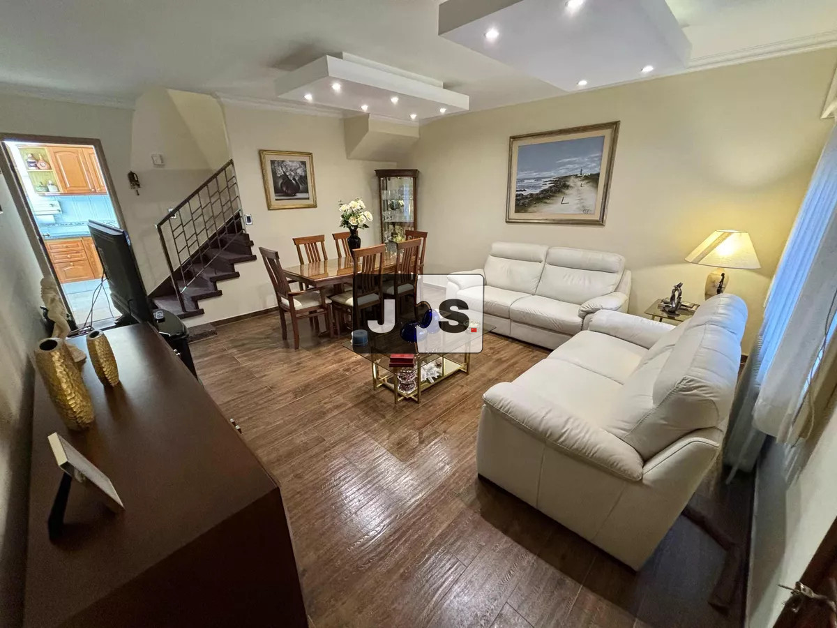 Casa ID.2826 - Venta casa, 3 Dormitorios, 2 Baños, Parque Rodo