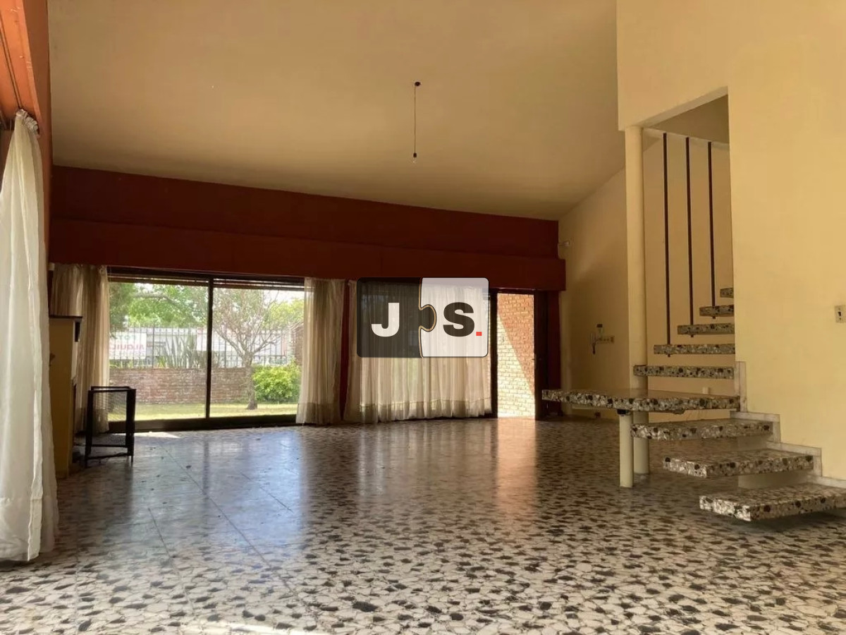 Casa ID.84 - Alquiler Casa 5 dormitorios Carrasco Sur
