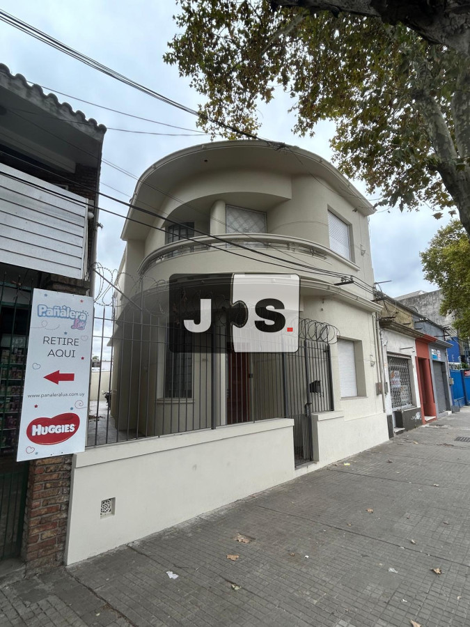 Casa ID.1732 - Alquilo casona de 9 dormitorios en Av 8 de Octubre 