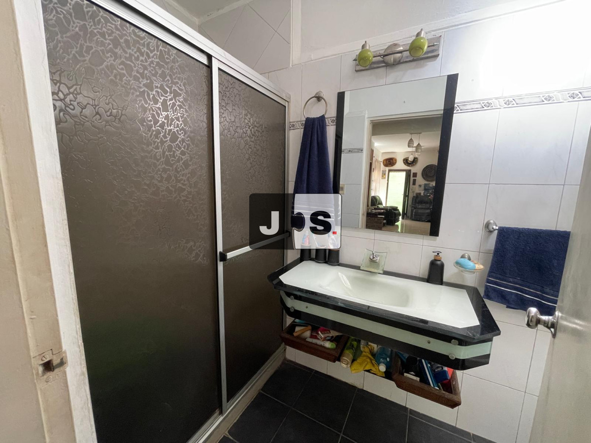 Casa ID.3236 - Venta Casa 3 Dormitorios, 2 baños, Piscina y Barbacoa, Garaje, La Blanqueada 