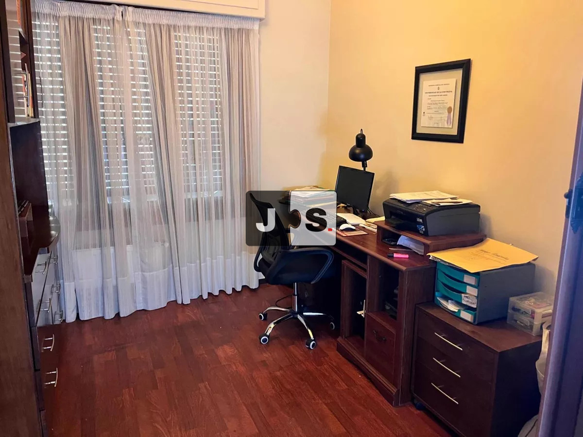Casa ID.3274 - Venta Casa 3 Dormitorios, 2 baños, Piscina, Barbacoa, Malvin