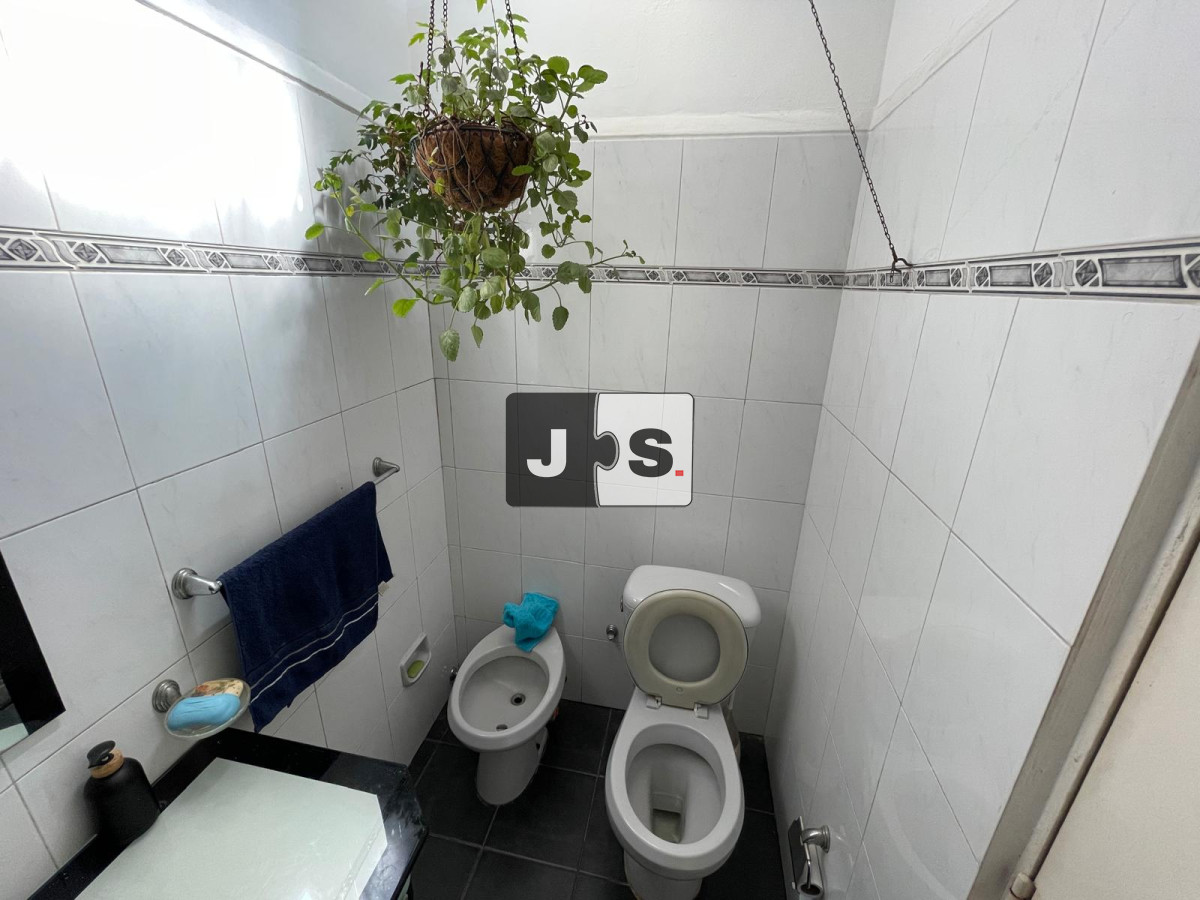 Casa ID.3236 - Venta Casa 3 Dormitorios, 2 baños, Piscina y Barbacoa, Garaje, La Blanqueada 