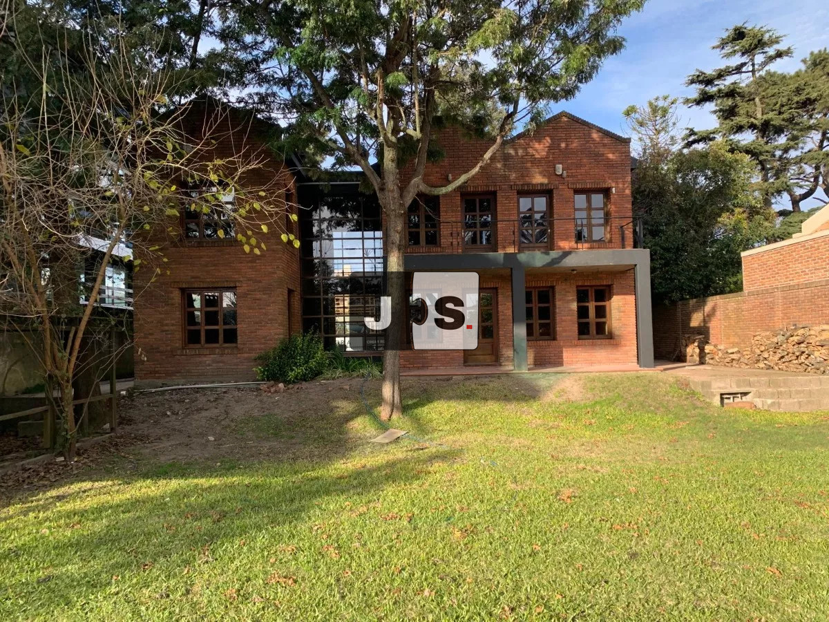 Casa ID.2922 - Alquilo casa de 3 dormitorios en zona Miramar