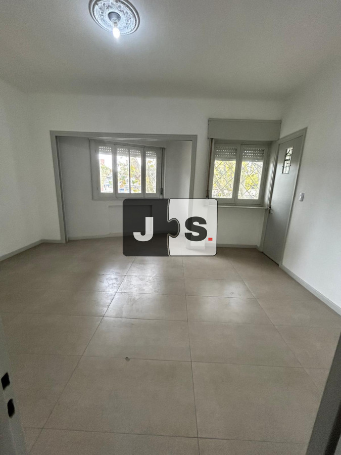 Casa ID.1732 - Alquilo casona de 9 dormitorios en Av 8 de Octubre 