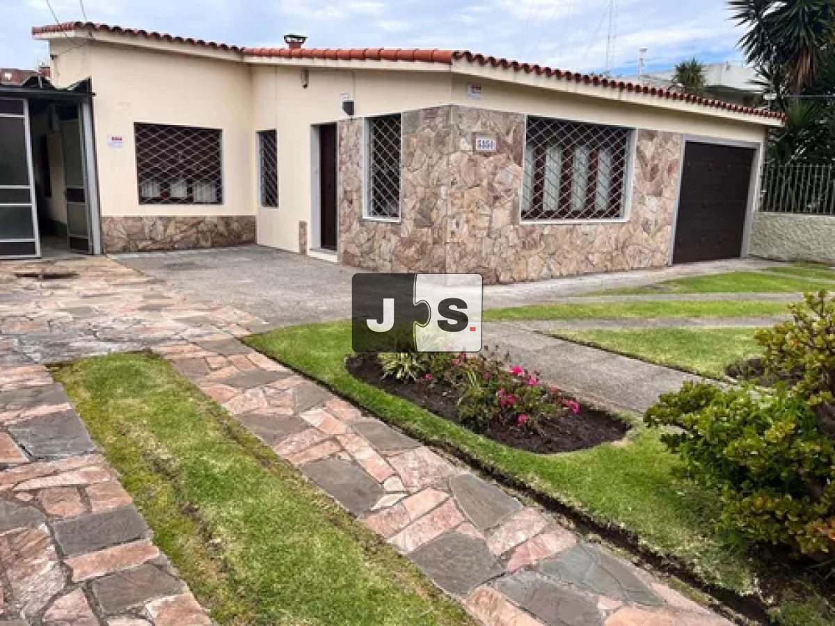 Casa ID.3274 - Venta Casa 3 Dormitorios, 2 baños, Piscina, Barbacoa, Malvin