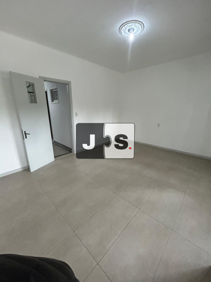 Casa ID.1732 - Alquilo casona de 9 dormitorios en Av 8 de Octubre 